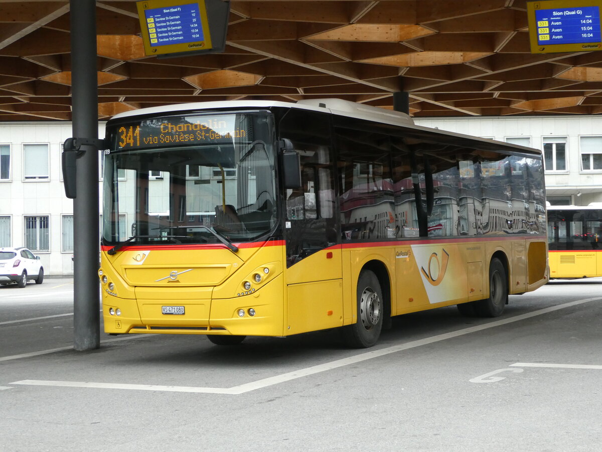 (244'964) - PostAuto Wallis - Nr. 33/VS 471'080/PID 11'789 - Volvo (ex TRD, Savi�se) am 11. Januar 2023 beim Bahnhof Sion