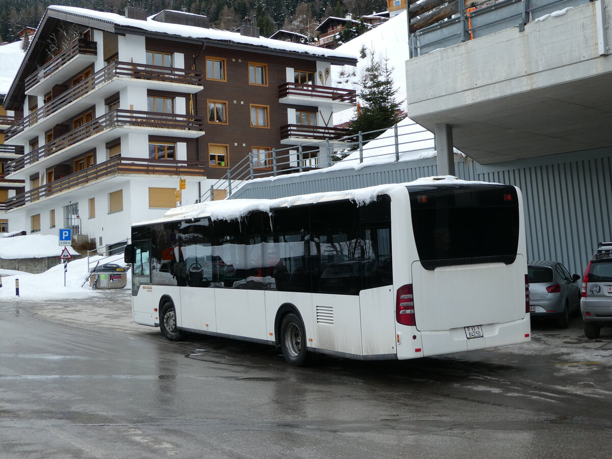 (245'034) - Buchard, Leytron - Nr. 70/VS 84'250 - Mercedes (ex MBC Morges Nr. 79) am 14. Januar 2023 in La Tzoumaz, T�l�cabine