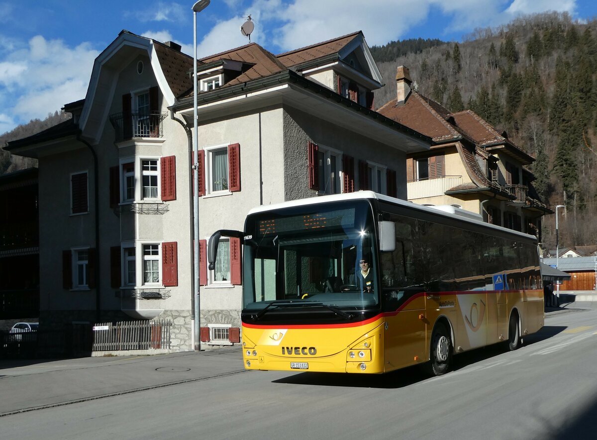 (245'116) - PostAuto Graub�nden - Nr. 7/GR 153'832/PID 11'639 - Iveco (ex Fontana, Ilanz Nr. 7) am 18. Januar 2023 in Ilanz, Poststrasse