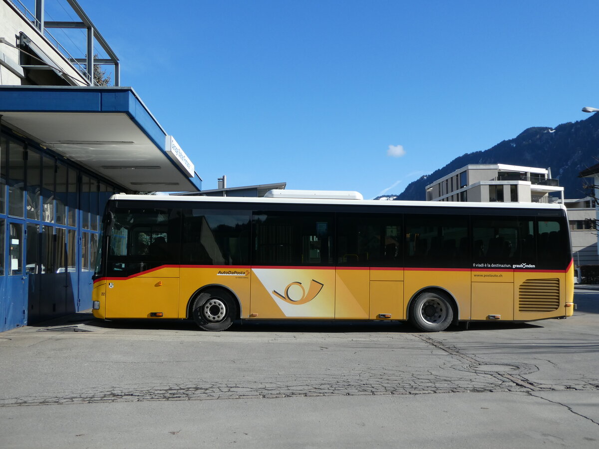 (245'123) - PostAuto Graub�nden - Nr. 22/GR 105'478/PID 5591 - Irisbus (ex Fontana, Ilanz Nr. 22) am 18. Januar 2023 in Ilanz, Garage