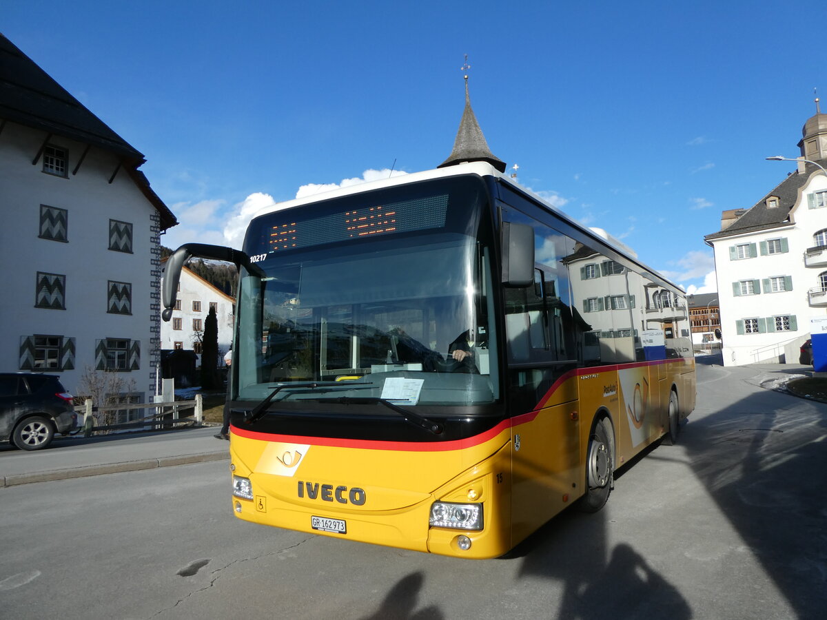 (245'157) - PostAuto Graub�nden - Nr. 15/GR 162'973/PID 10'217 - Iveco (ex Fontana, Ilanz Nr. 15) am 18. Januar 2023 in Vella, Post