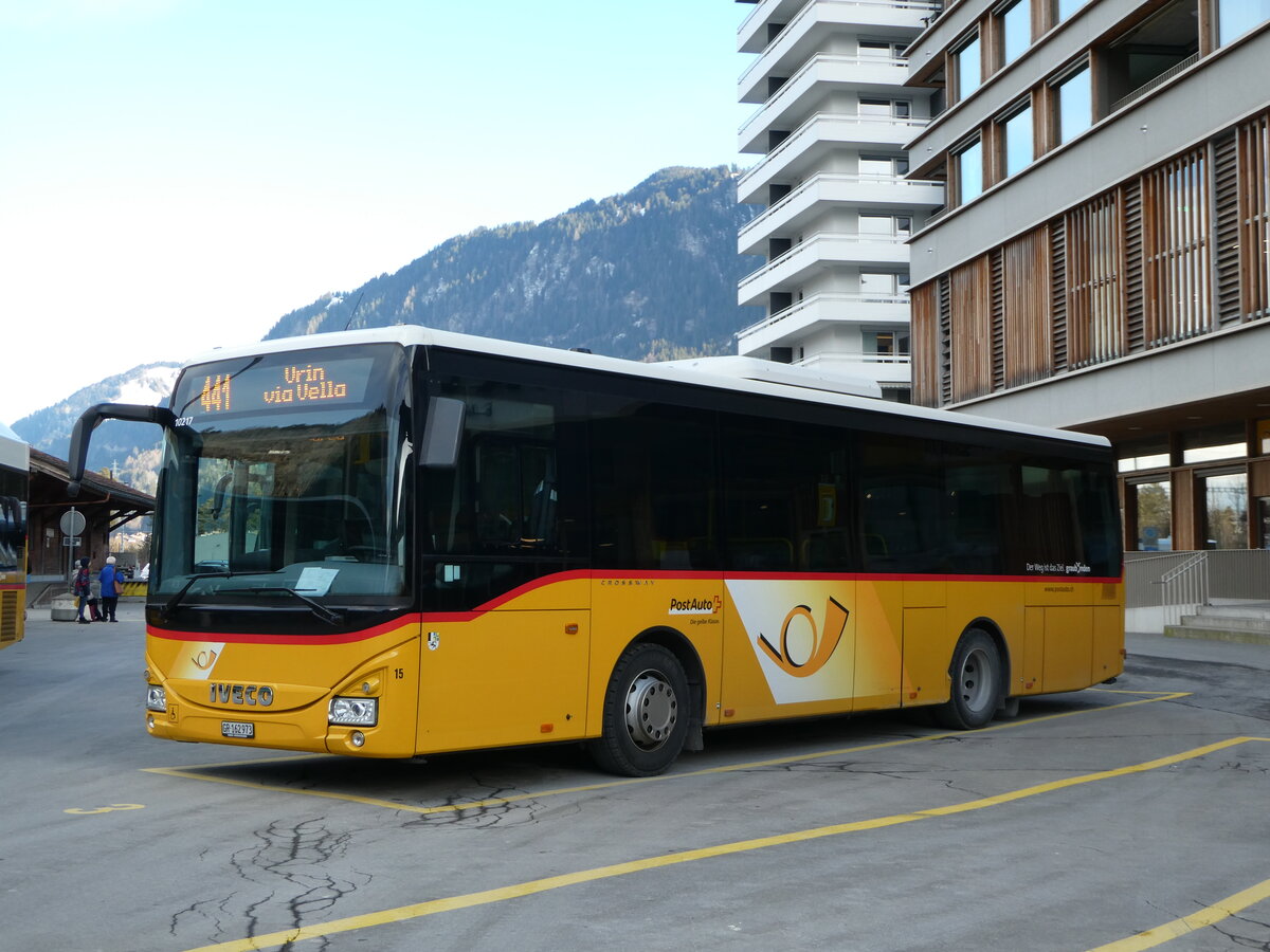 (245'167) - PostAuto Graub�nden - Nr. 15/GR 162'973/PID 10'217 - Iveco (ex Fontana, Ilanz Nr. 15) am 18. Januar 2023 beim Bahnhof Ilanz