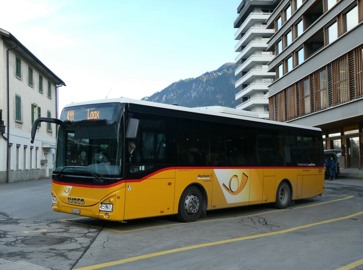 (245'175) - PostAuto Graub�nden - Nr. 10/GR 162'978/PID 10'238 - Iveco (ex Fontana, Ilanz Nr. 10) am 18. Januar 2023 beim Bahnhof Ilanz