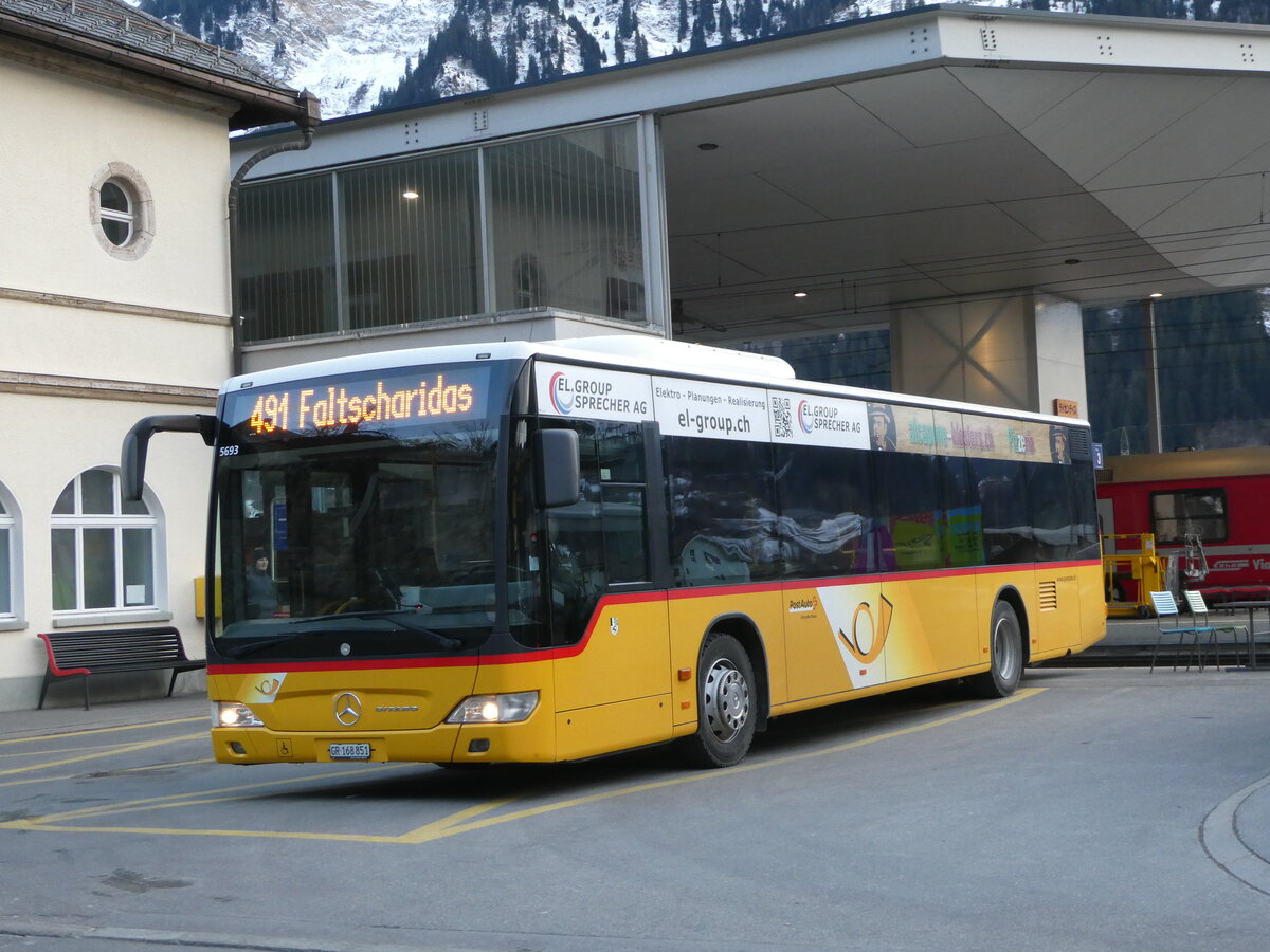 (245'184) - PostAuto Graub�nden - GR 168'851/PID 5693 - Mercedes am 18. Januar 2023 beim Bahnhof Disentis