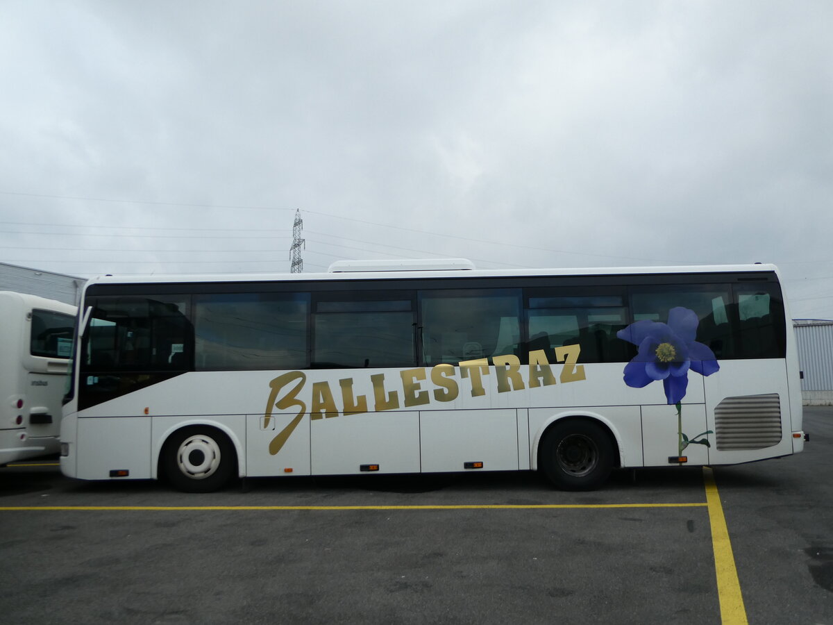 (245'499) - Ballestraz, Gr�ne - (VS 76'023) - Irisbus am 28. Januar 2023 in Kerzers, Interbus