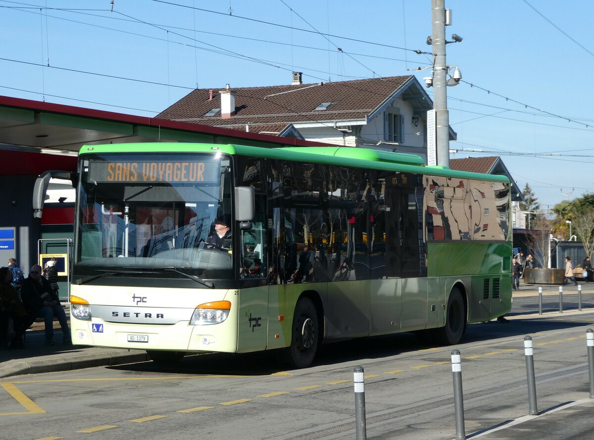 (245'590) - TPC Aigle - Nr. 25/VD 1379 - Setra (ex Vol�nbusz, H-Budapest) am 31. Januar 2023 beim Bahnhof Aigle