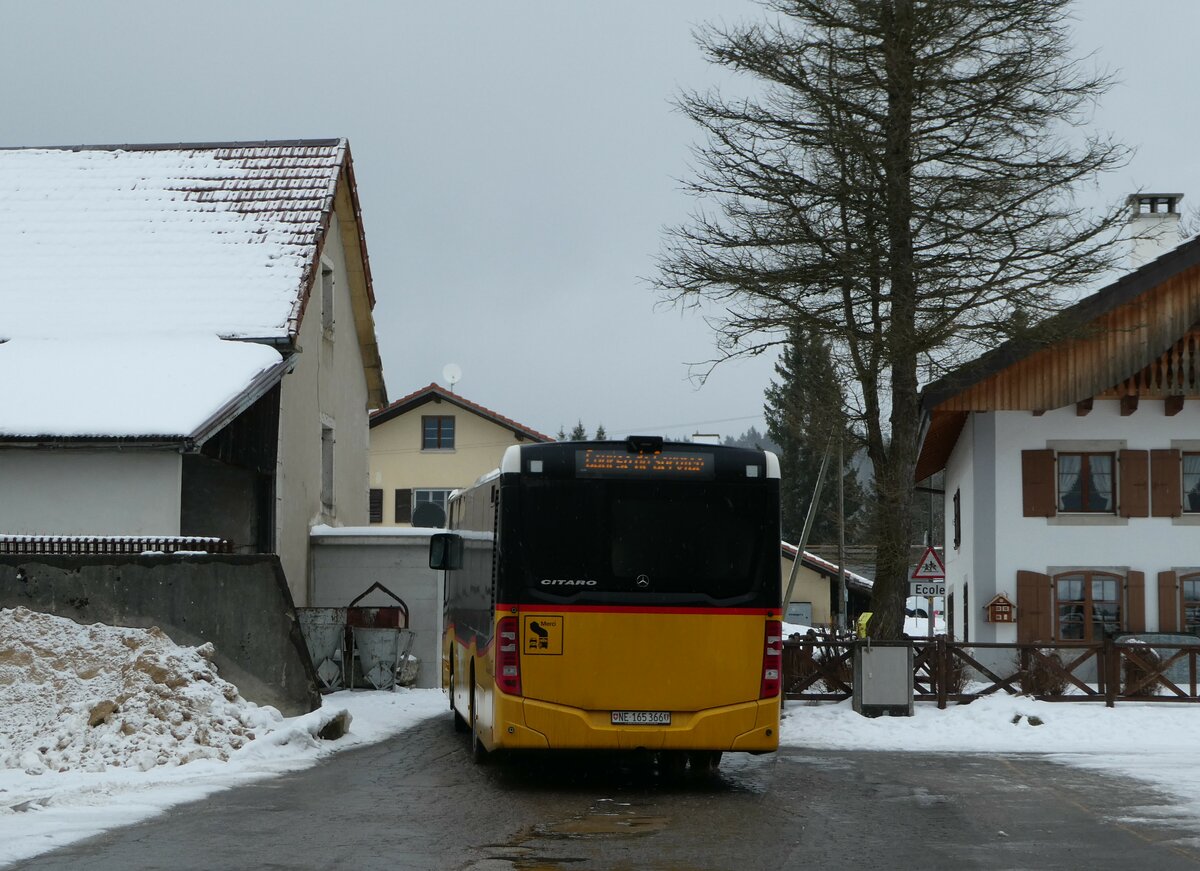 (245'664) - CarPostal Ouest - NE 165'366/PID 10'671 - Mercedes (ex VD 606'251) am 2. Februar 2023 in La Br�vine, Post