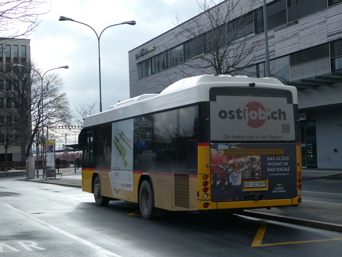 (245'847) - Gessinger, Bad Ragaz - GR 102'390/PID 11'608 - Scania/Hess am 6. Februar 2023 beim Bahnhof Landquart