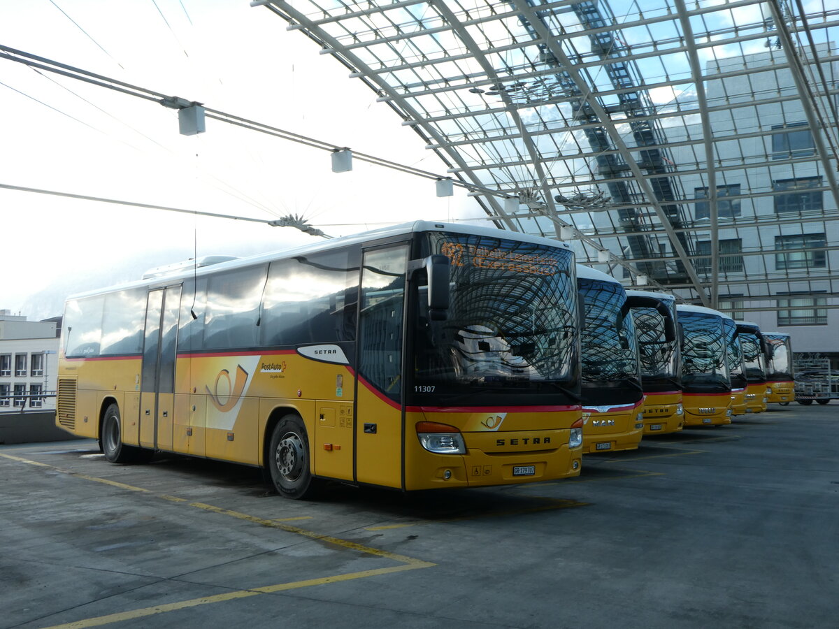 (245'879) - PostAuto Graub�nden - GR 179'707/PID 11'307 - Setra am 6. Februar 2023 in Chur, Postautostation