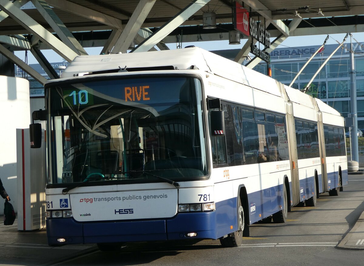 (245'982) - TPG Gen�ve - Nr. 781 - Hess/Hess Doppelgelenktrolleybus am 9. Februar 2023 in Gen�ve, A�roport