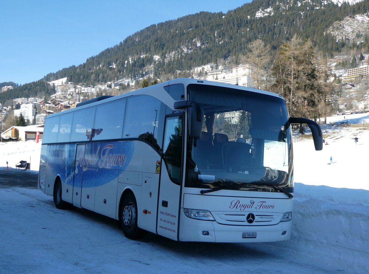 (246'025) - Royal-Tours, Gen�ve - GE 960'843 - Mercedes am 11. Februar 2023 in Leysin, Centre sportif