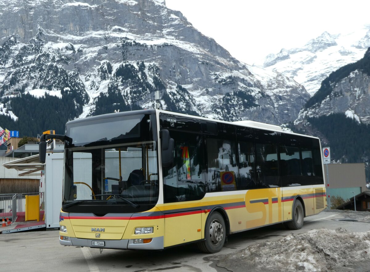 (246'223) - Grindelwaldbus, Grindelwald - Nr. 17/BE 72'444 - MAN/G�ppel (ex STI Thun Nr. 133) am 17. Februar 2023 beim Bahnhof Grindelwald