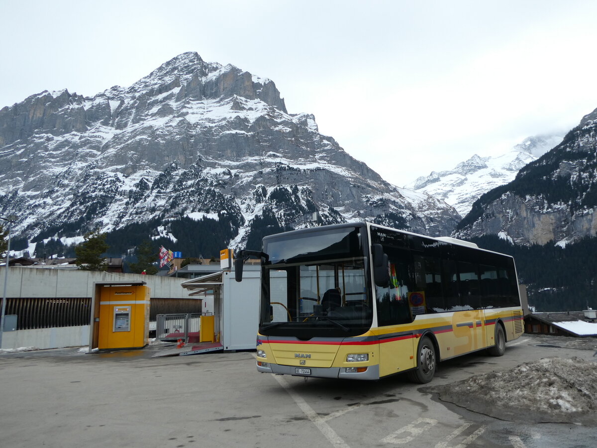 (246'230) - Grindelwaldbus, Grindelwald - Nr. 17/BE 72'444 - MAN/G�ppel (ex STI Thun Nr. 133) am 17. Februar 2023 beim Bahnhof Grindelwald