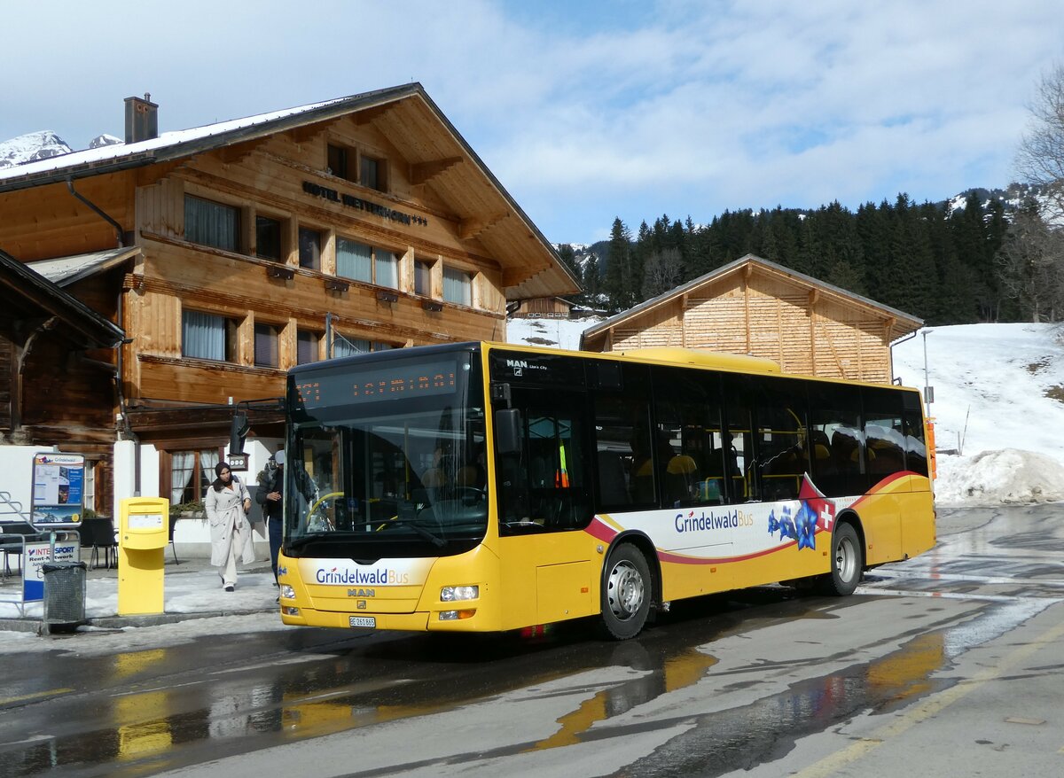 (246'252) - Grindelwaldbus, Grindelwald - Nr. 11/BE 261'865 - MAN/G�ppel am 17. Februar 2023 in Grindelwald, Oberer Gletscher