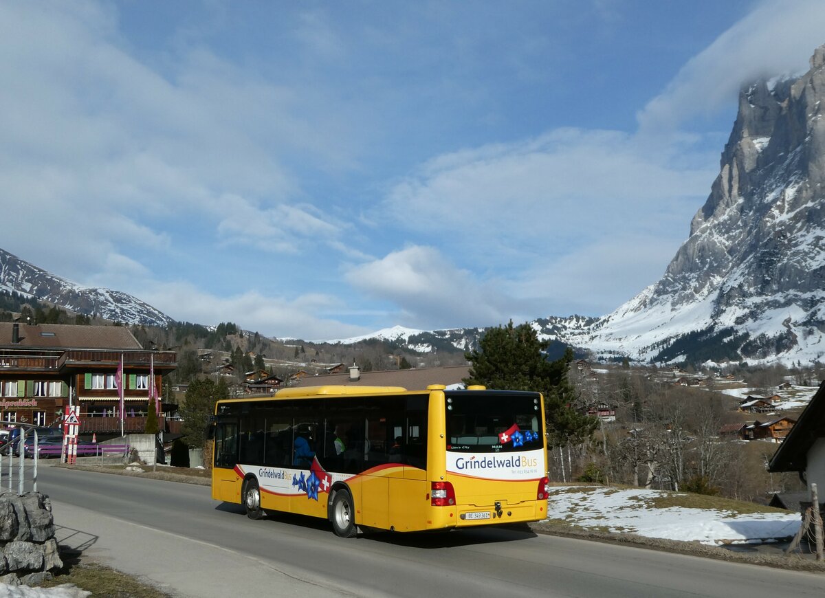 (246'272) - Grindelwaldbus, Grindelwald - Nr. 20/BE 349'361 - MAN/G�ppel am 17. Februar 2023 in Grindelwald, Alpenblick