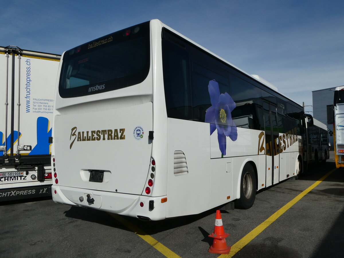 (246'325) - Ballestraz, Gr�ne - (VS 76'023) - Irisbus am 18. Februar 2023 in Kerzers, Interbus