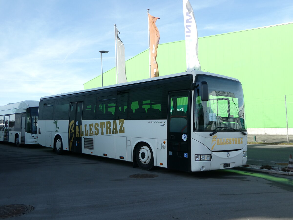 (246'334) - Ballestraz, Gr�ne - (VS 13'122) - Irisbus am 18. Februar 2023 in Kerzers, Interbus