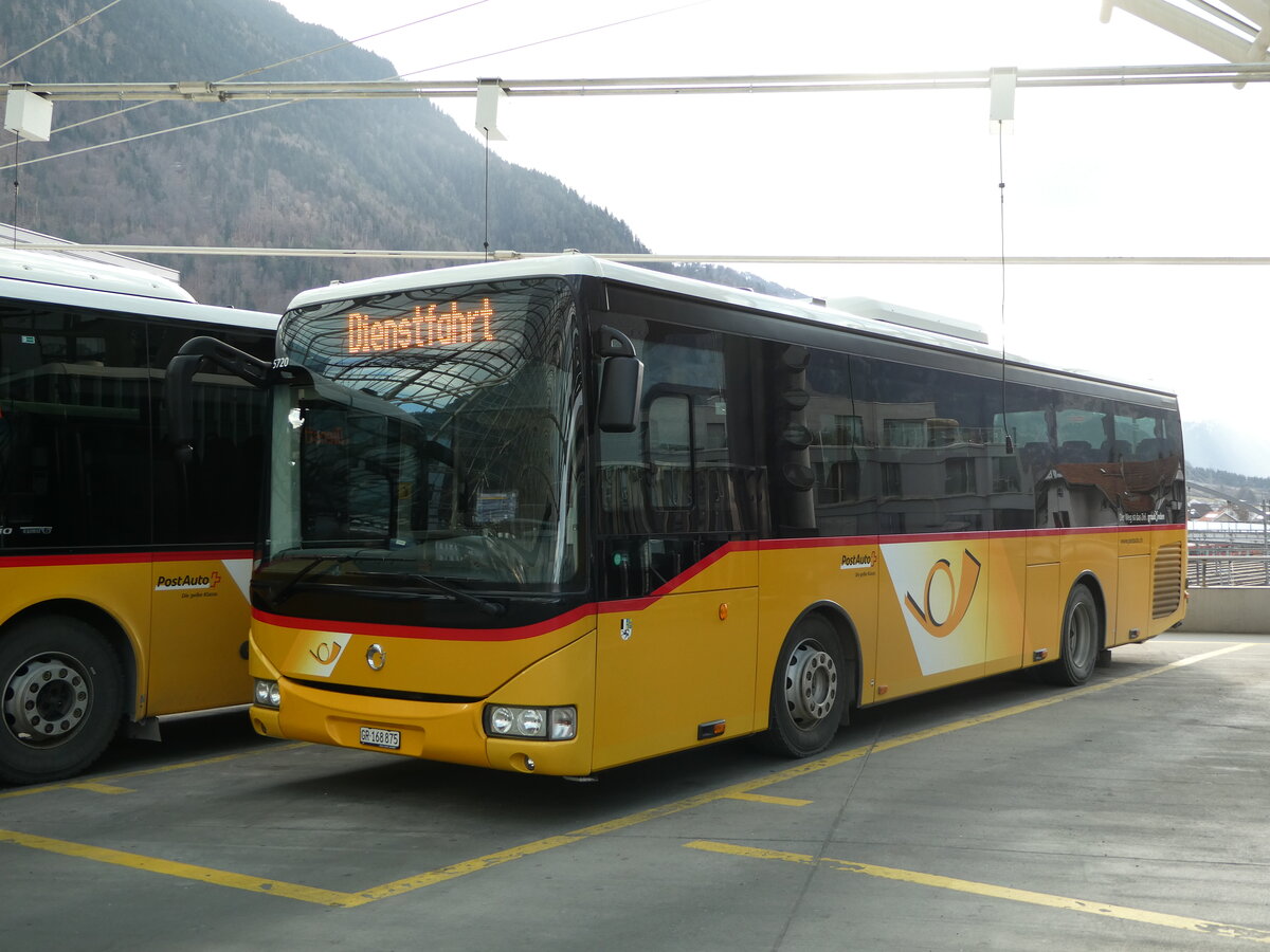(246'547) - PostAuto Graub�nden - GR 168'875/PID 5720 - Irisbus am 24. Februar 2023 in Chur, Postautostation