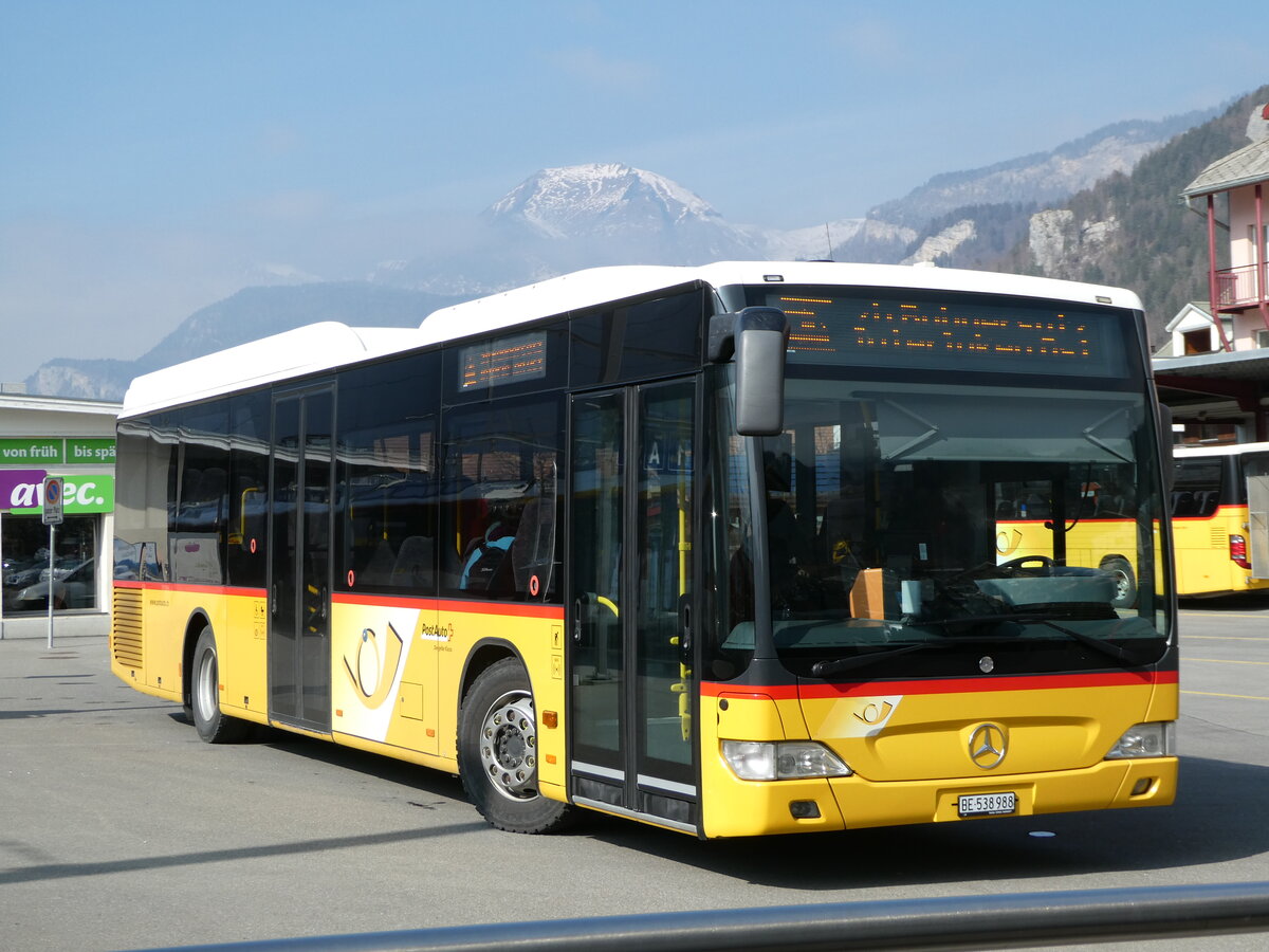 (246'787) - PostAuto Bern - BE 538'988/PID 5417 - Mercedes (ex BE 637'781) am 2. M�rz 2023 beim Bahnhof Meiringen