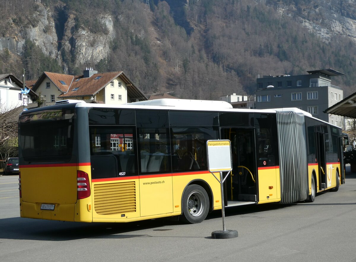 (246'795) - PostAuto Nordschweiz - AG 479'337/PID 4527 - Mercedes am 2. M�rz 2023 beim Bahnhof Meiringen