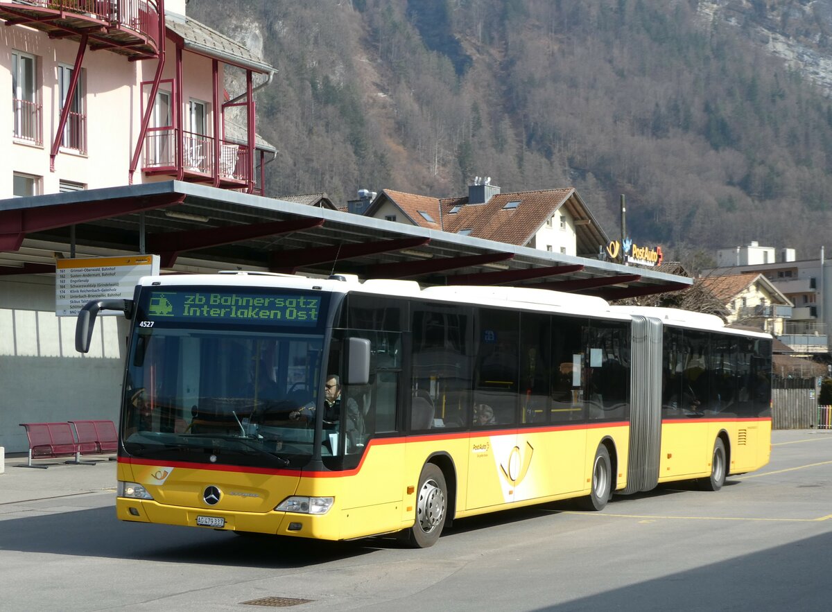 (246'796) - PostAuto Nordschweiz - AG 479'337/PID 4527 - Mercedes am 2. M�rz 2023 in Meiringen, Postautostation