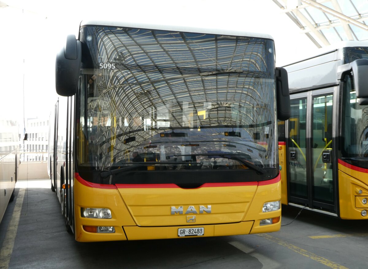 (246'821) - Bossi&Hemmi, Tiefencastel - GR 82'488/PID 5095 - MAN am 3. M�rz 2023 in Chur, Postautostation