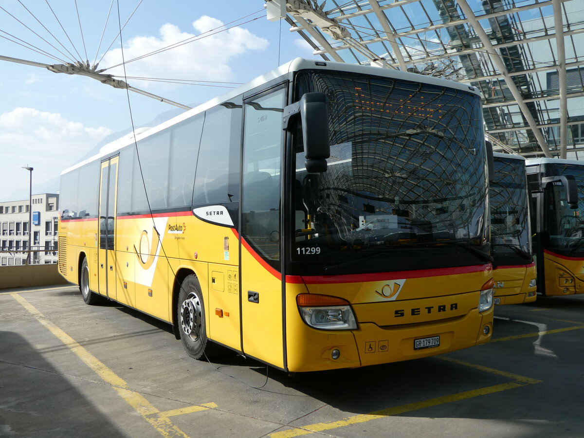 (246'822) - PostAuto Graub�nden - GR 179'709/PID 11'299 - Setra am 3. M�rz 2023 in Chur, Postautostation