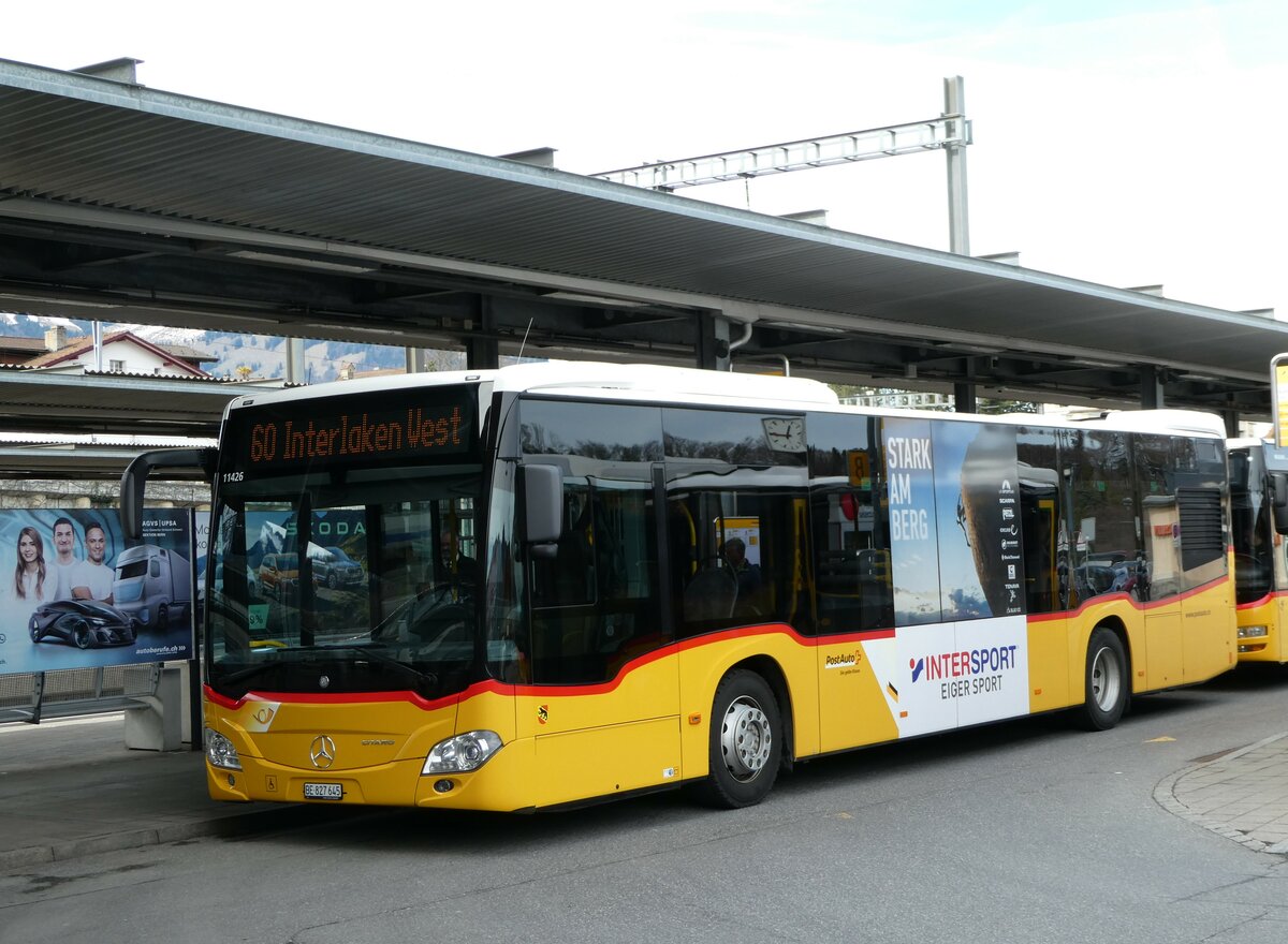 (247'168) - PostAuto Bern - BE 827'645/PID 11'426 - Mercedes am 13. M�rz 2023 beim Bahnhof Spiez