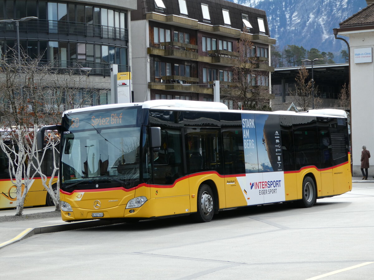 (247'177) - PostAuto Bern - BE 827'645/PID 11'426 - Mercedes am 13. M�rz 2023 beim Bahnhof Interlaken West
