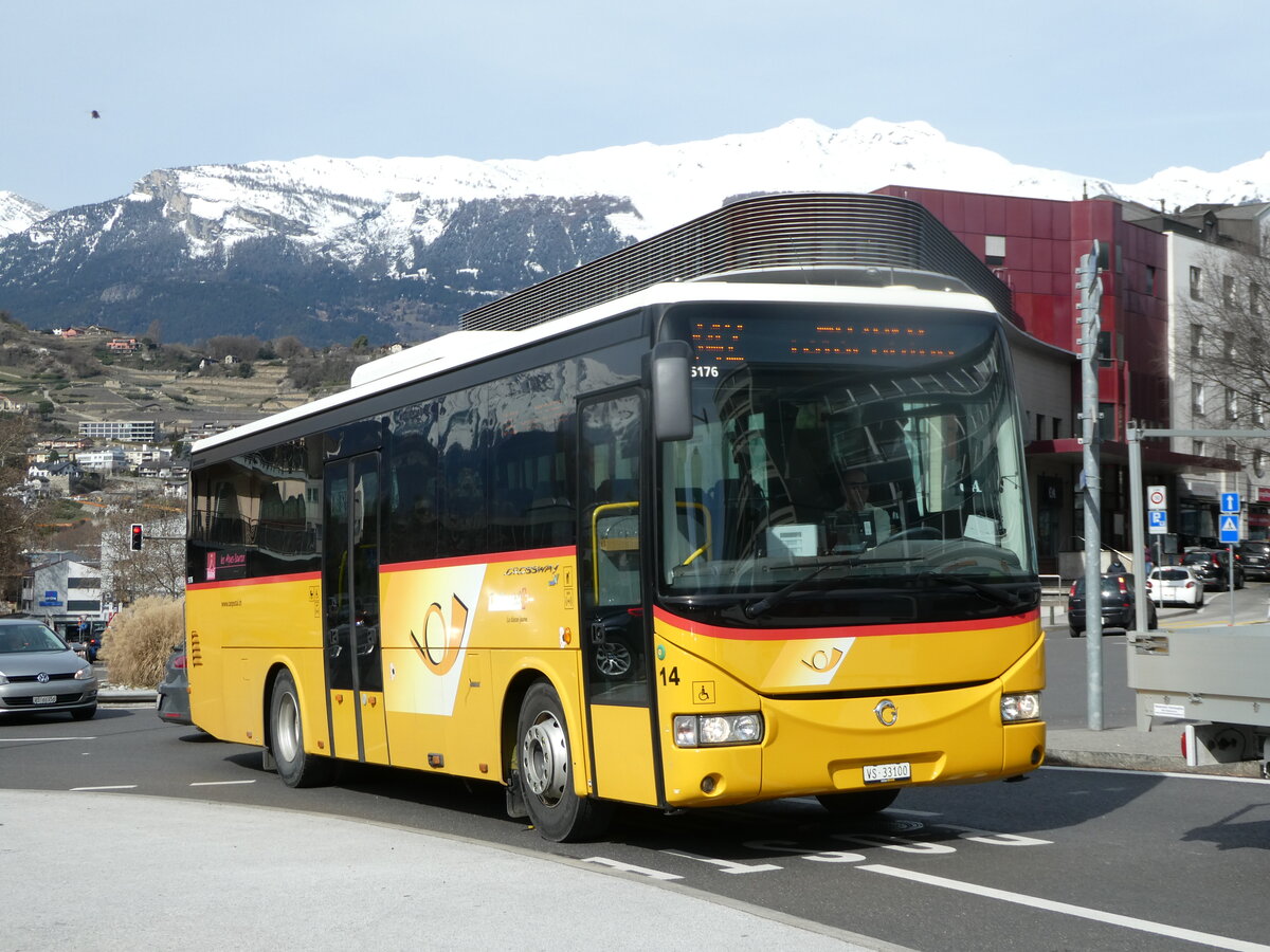 (247'244) - PostAuto Wallis - Nr. 14/VS 33'100/PID 5176 - Irisbus (ex TMR Martigny Nr. 136) am 16. M�rz 2023 beim Bahnhof Sion