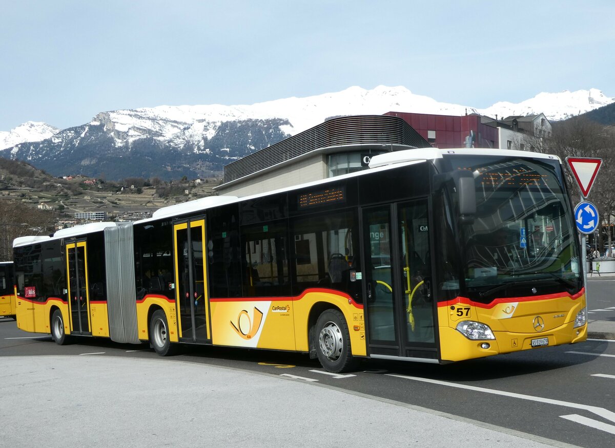 (247'247) - PostAuto Wallis - Nr. 57/VS 519'679/PID 11'489 - Mercedes am 16. M�rz 2023 beim Bahnhof Sion