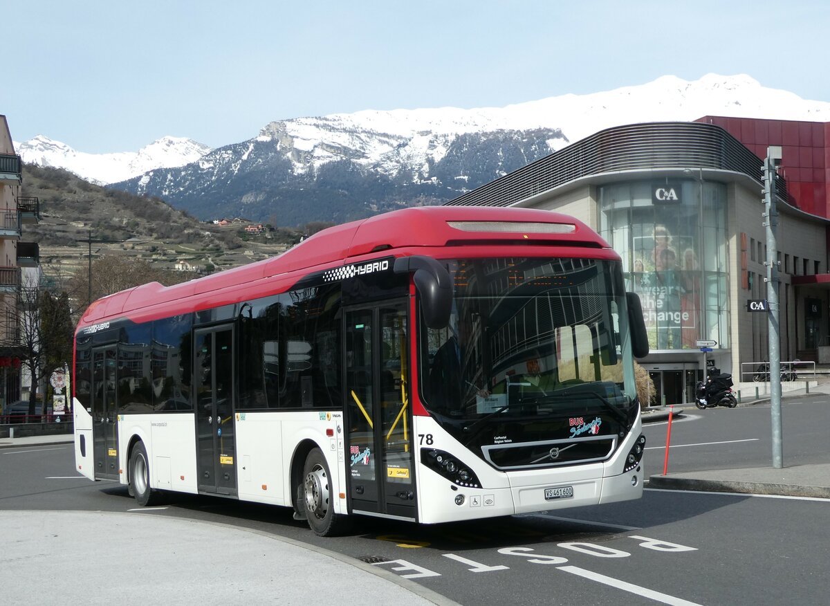 (247'249) - PostAuto Wallis - Nr. 78/VS 461'600/PID 10'682 - Volvo am 16. M�rz 2023 beim Bahnhof Sion