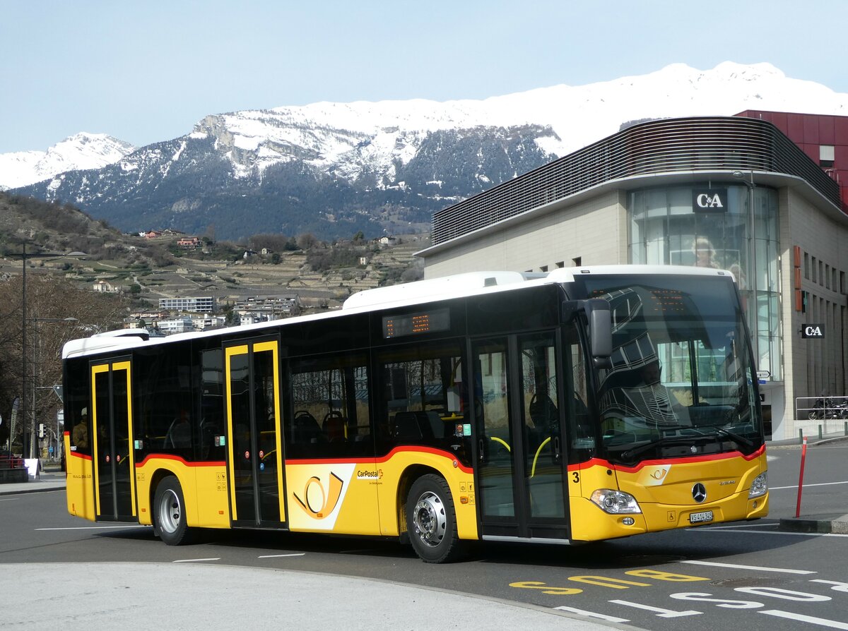 (247'250) - PostAuto Wallis - Nr. 3/VS 414'345/PID 10'957 - Mercedes am 16. M�rz 2023 beim Bahnhof Sion