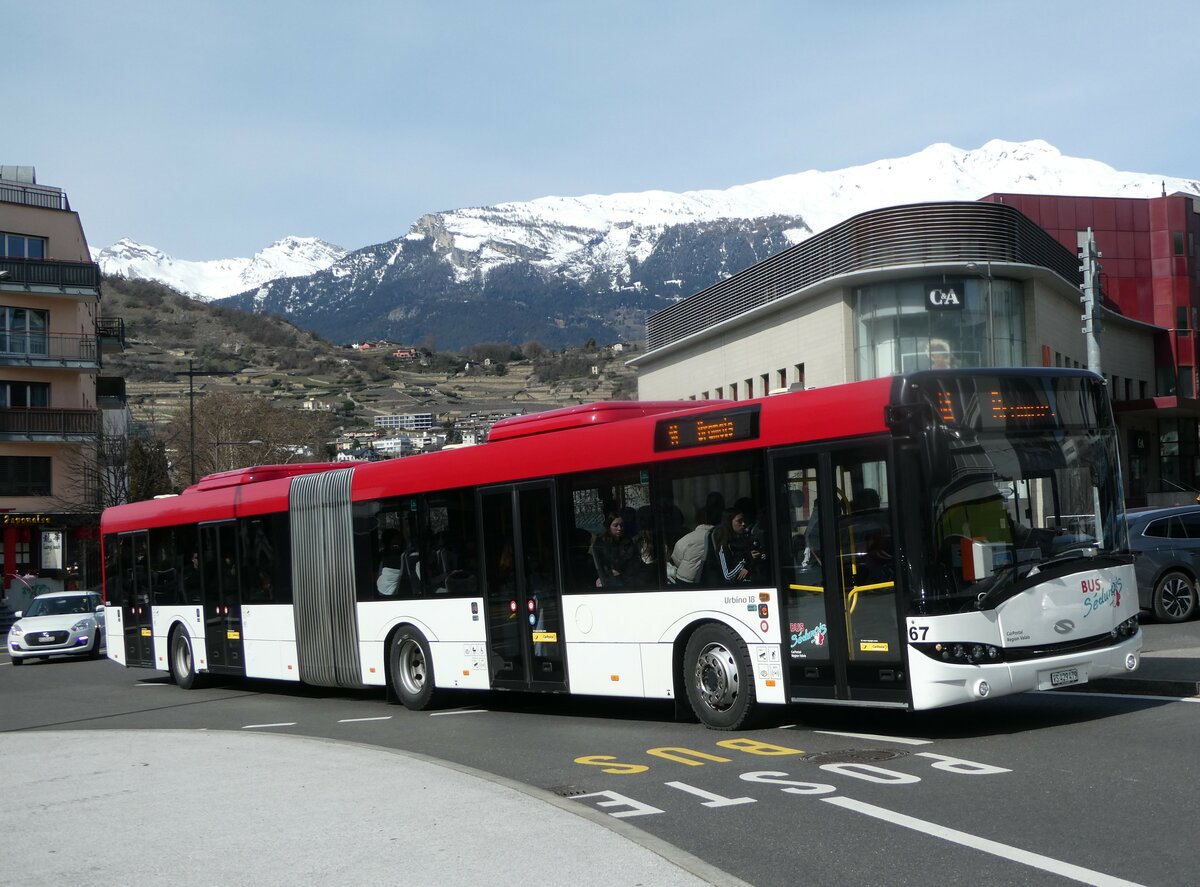(247'259) - PostAuto Wallis - Nr. 67/VS 429'479/PID 10'175 - Solaris am 16. M�rz 2023 beim Bahnhof Sion