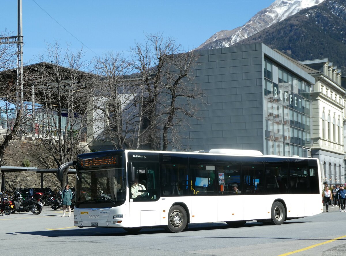 (247'273) - PostAuto Wallis - VS 449'116/PID 10'444 - MAN am 16. M�rz 2023 beim Bahnhof Brig