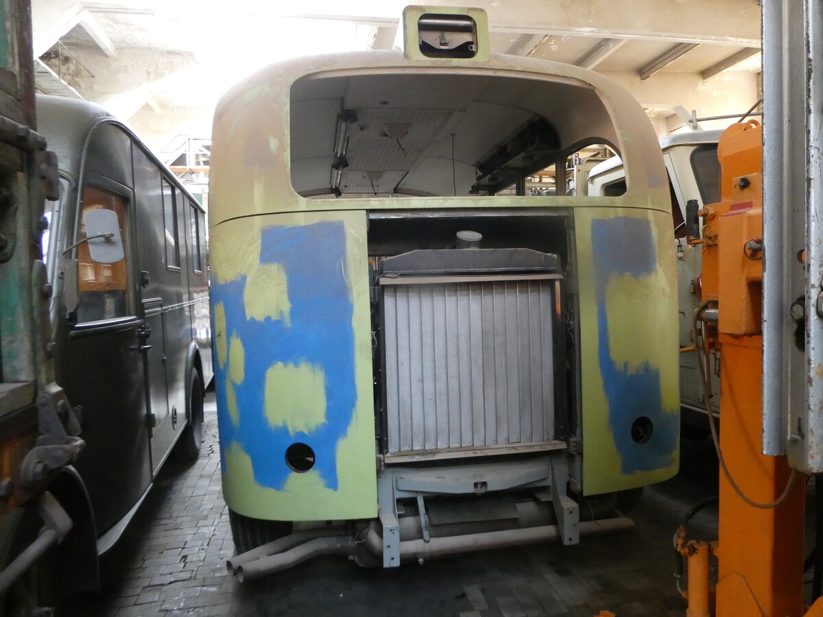 (247'365) - VBZ Z�rich (OCS) - Nr. 553 - Saurer/Saurer (ex Nr. 201) am 17. M�rz 2023 in Arbon, Saurermuseum Depot (1. Gelenkautobus der Schweiz!)