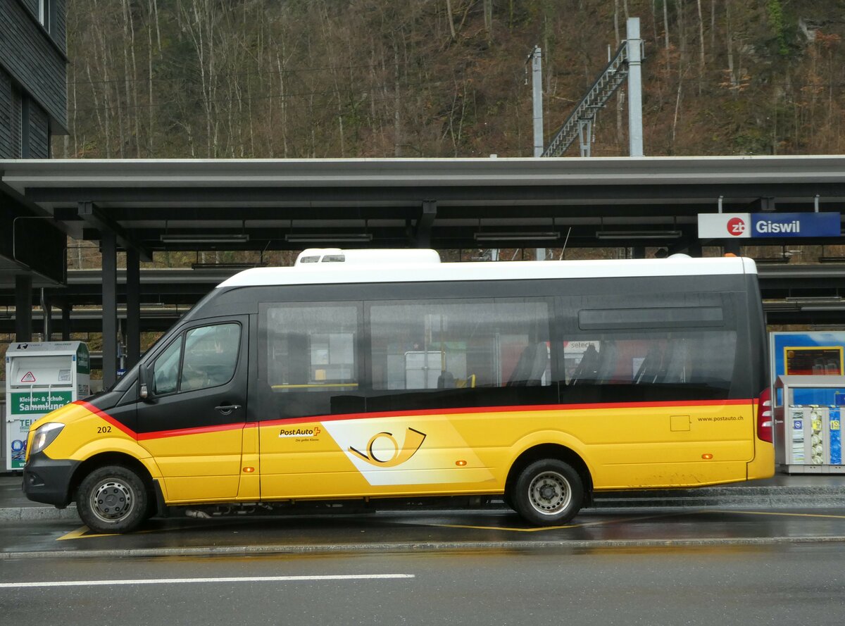 (247'592) - PostAuto Zentralschweiz - Nr. 202/OW 10'314/PID 10'400 - Mercedes (ex Nr. 8; ex Dillier, Sarnen Nr. 8) am 24. M�rz 2023 beim Bahnhof Giswil