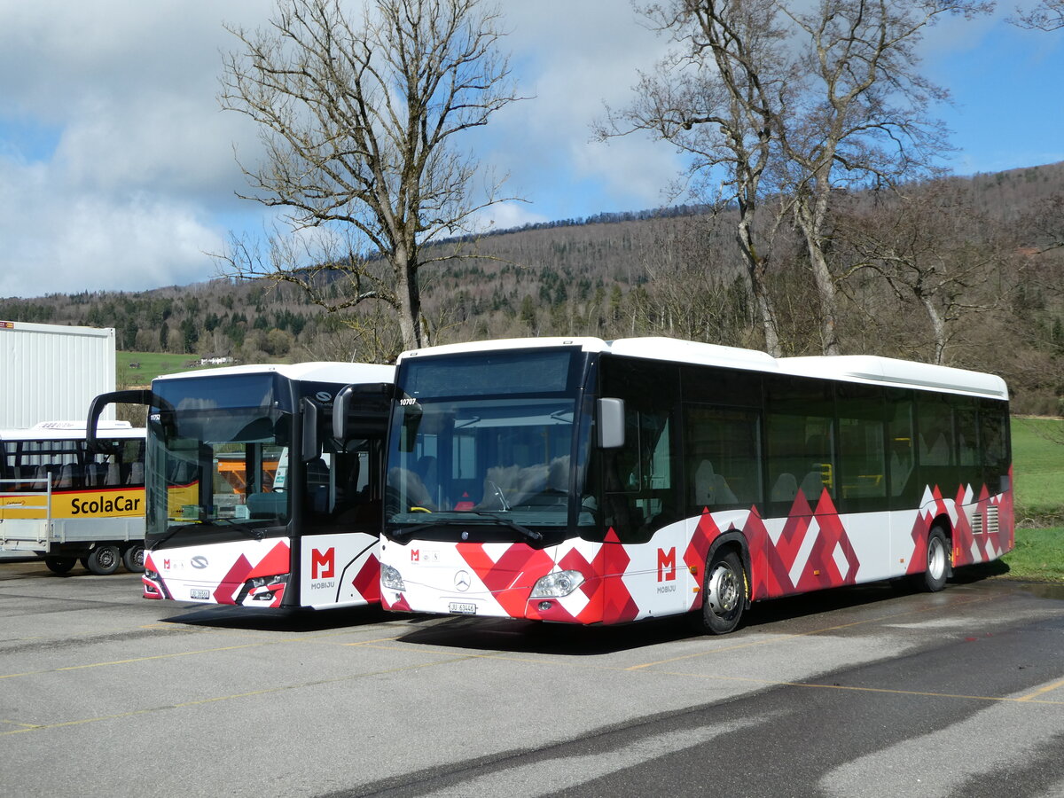 (247'615) - CarPostal Ouest - JU 63'446/PID 10'707 - Mercedes (ex VD 613'446) am 25. M�rz 2023 in Develier, Parkplatz