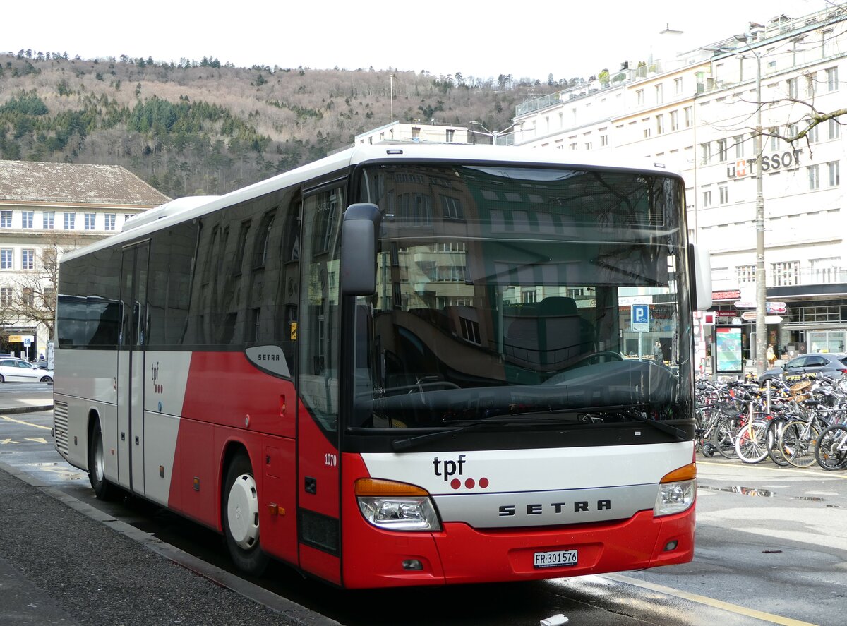 (247'638) - TPF Fribourg - Nr. 1070/FR 301'576 - Setra (ex CJ Tramelan Nr. 124) am 25. M�rz 2023 beim Bahnhof Biel