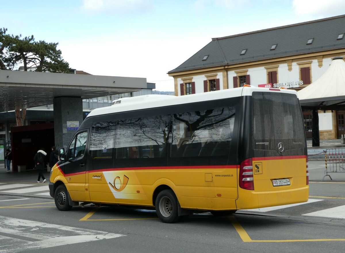 (247'689) - CarPostal Ouest - VD 283'448/PID 11'051 - Mercedes (ex JU 46'244) am 25. M�rz 2023 beim Bahnhof Yverdon