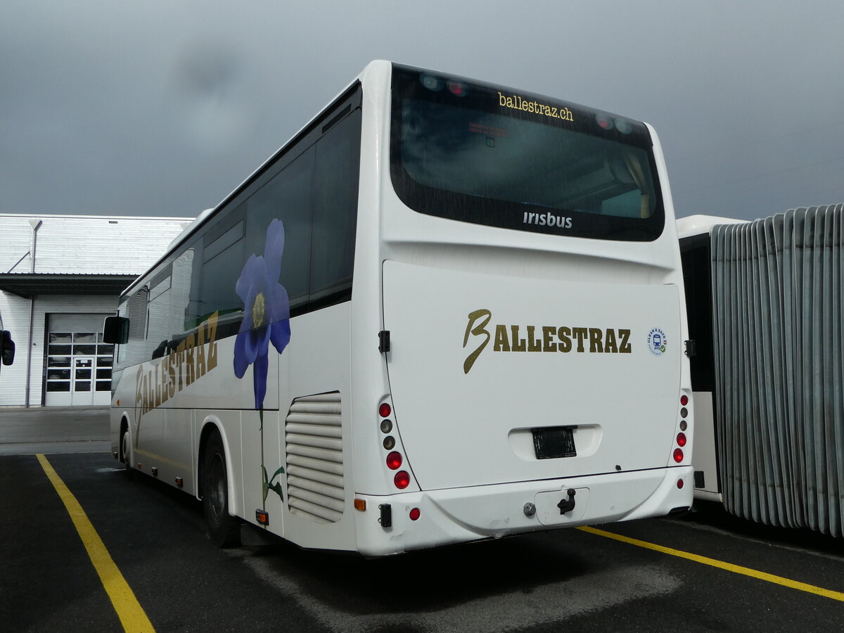 (247'719) - Ballestraz, Gr�ne - (VS 76'023) - Irisbus am 25. M�rz 2023 in Kerzers, Interbus