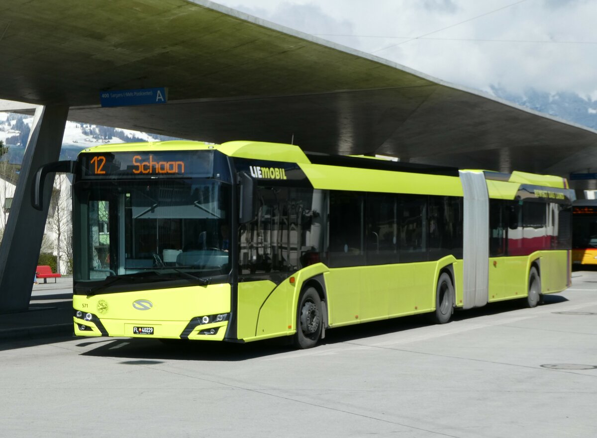 (247'771) - Aus Liechtenstein: BOS PS Anstalt, Vaduz - Nr. 571/FL 40'229 - Solaris am 28. M�rz 2023 beim Bahnhof Buchs