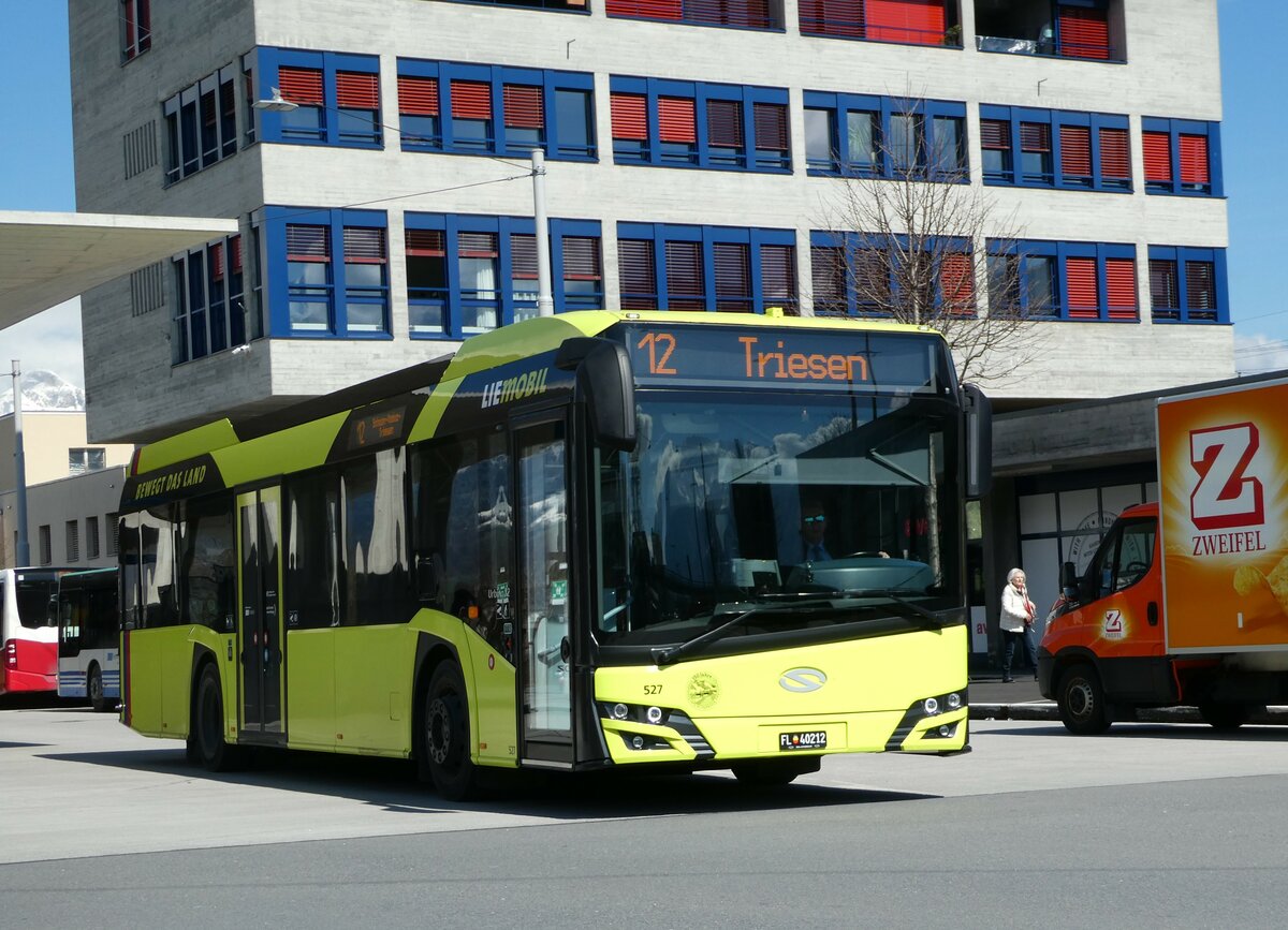 (247'779) - Aus Liechtenstein: BOS PS Anstalt, Vaduz - Nr. 527/FL 40'212 - Solaris am 28. M�rz 2023 beim Bahnhof Buchs