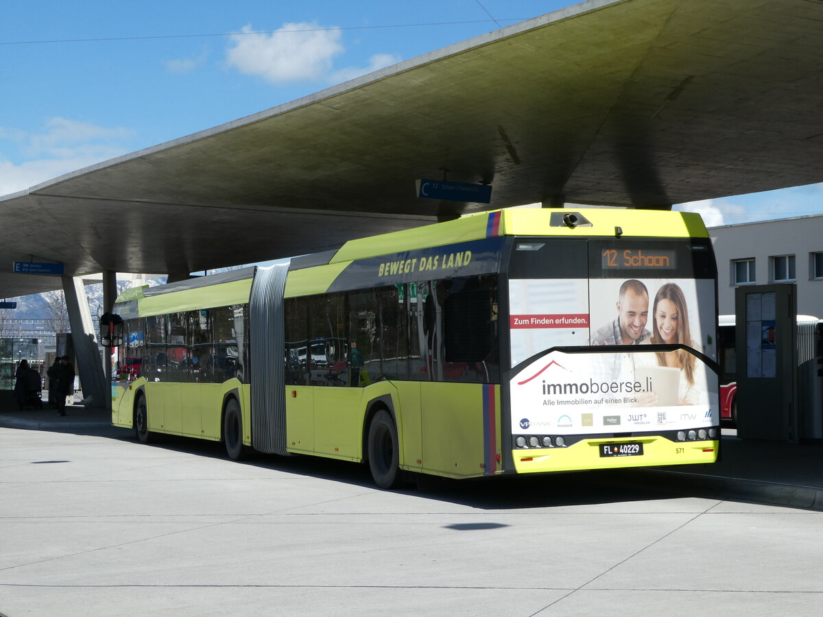(247'788) - Aus Liechtenstein: BOS PS Anstalt, Vaduz - Nr. 571/FL 40'229 - Solaris am 28. M�rz 2023 beim Bahnhof Buchs