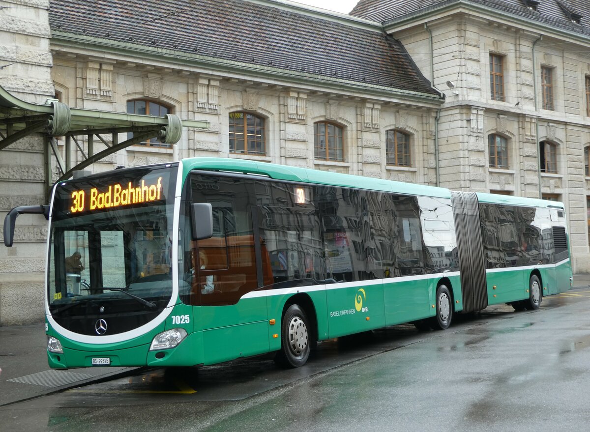(247'852) - BVB Basel - Nr. 7025/BS 99'325 - Mercedes am 30. M�rz 2023 beim Bahnhof Basel