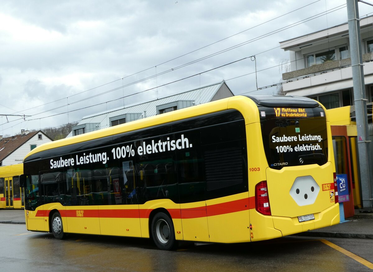 (247'881) - BLT Oberwil - Nr. 1003/BL 221'733 - Mercedes am 30. M�rz 2023 in Bottmingen, Schloss