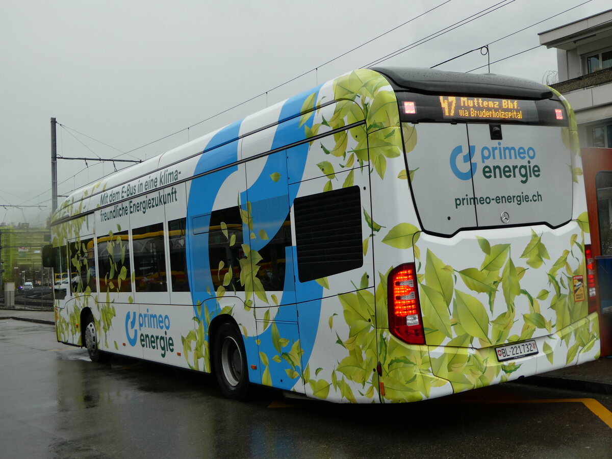 (247'897) - BLT Oberwil - Nr. 1002/BL 221'732 - Mercedes am 30. M�rz 2023 in Bottmingen, Schloss