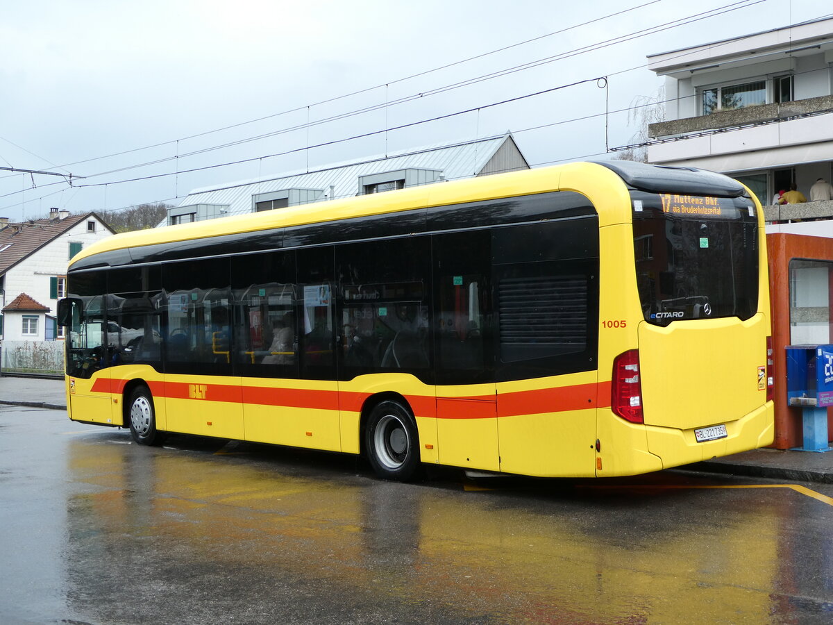 (247'904) - BLT Oberwil - Nr. 1005/BL 221'735 - Mercedes am 30. M�rz 2023 in Bottmingen, Schloss