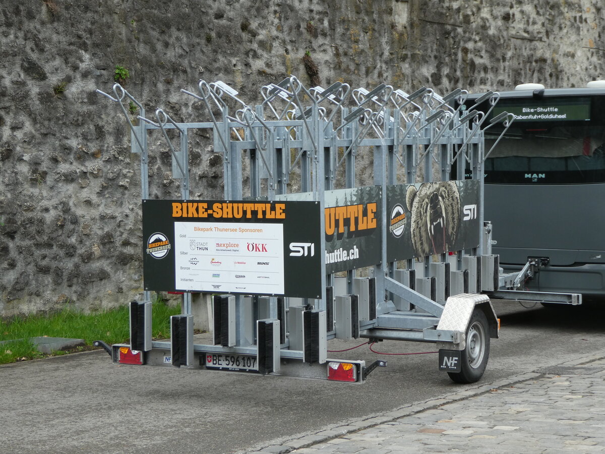 (247'937) - STI Thun - Nr. 282/BE 596'107 - Niederhauser Veloanh�nger am 1. April 2023 in Thun, Berntorplatz