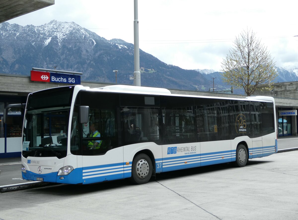 (248'458) - RTB Altst�tten - Nr. 37/SG 305'529 - Mercedes am 13. April 2023 beim Bahnhof Buchs